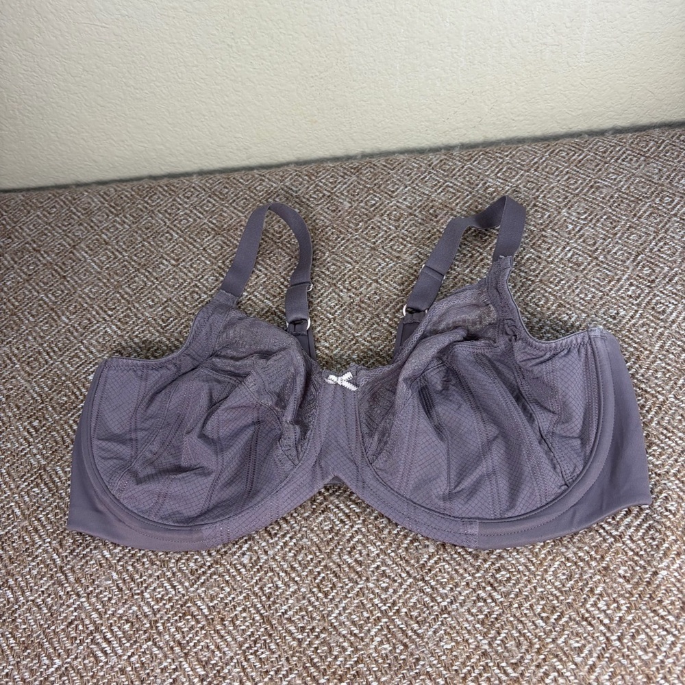 Liyette Women's Adjustable Strap Underwire Back Closure Gray Bra Sz 42D Minimal